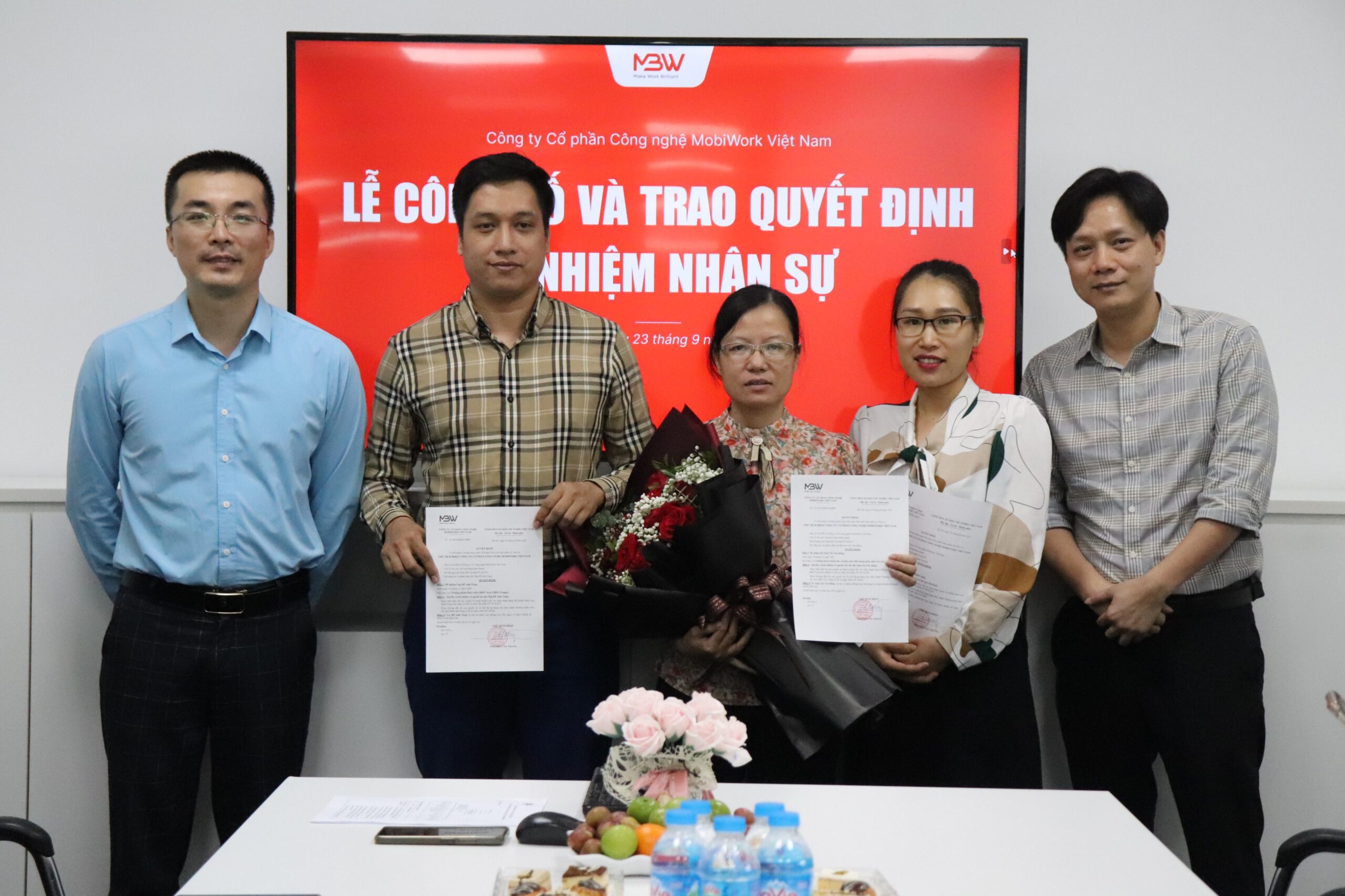 MBW công bố và trao quyết định bổ sung nhân sự mới