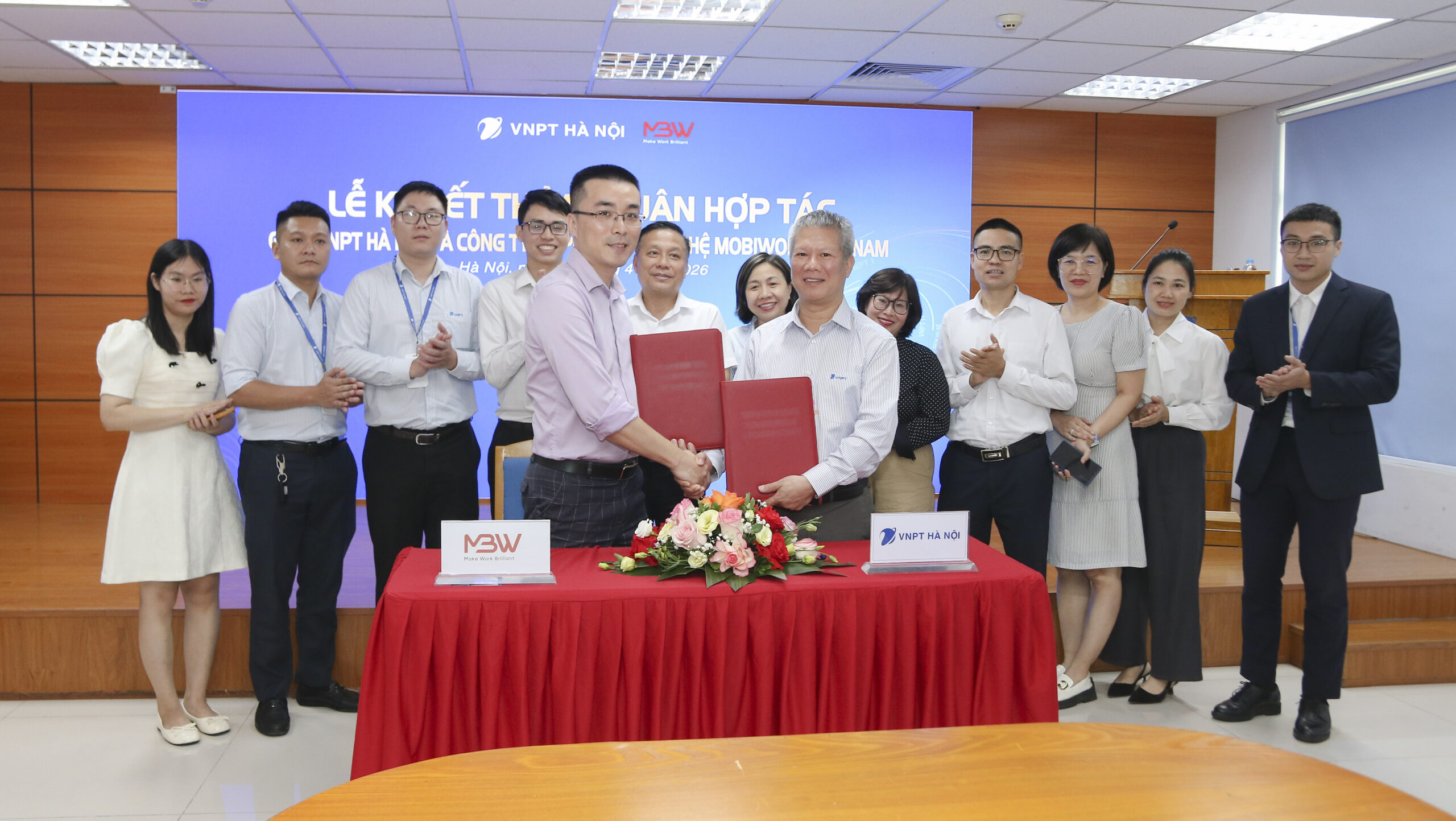 MobiWork Việt Nam và VNPT Hà Nội ký kết hợp tác: Tích hợp hóa đơn điện tử vào nền tảng DMS